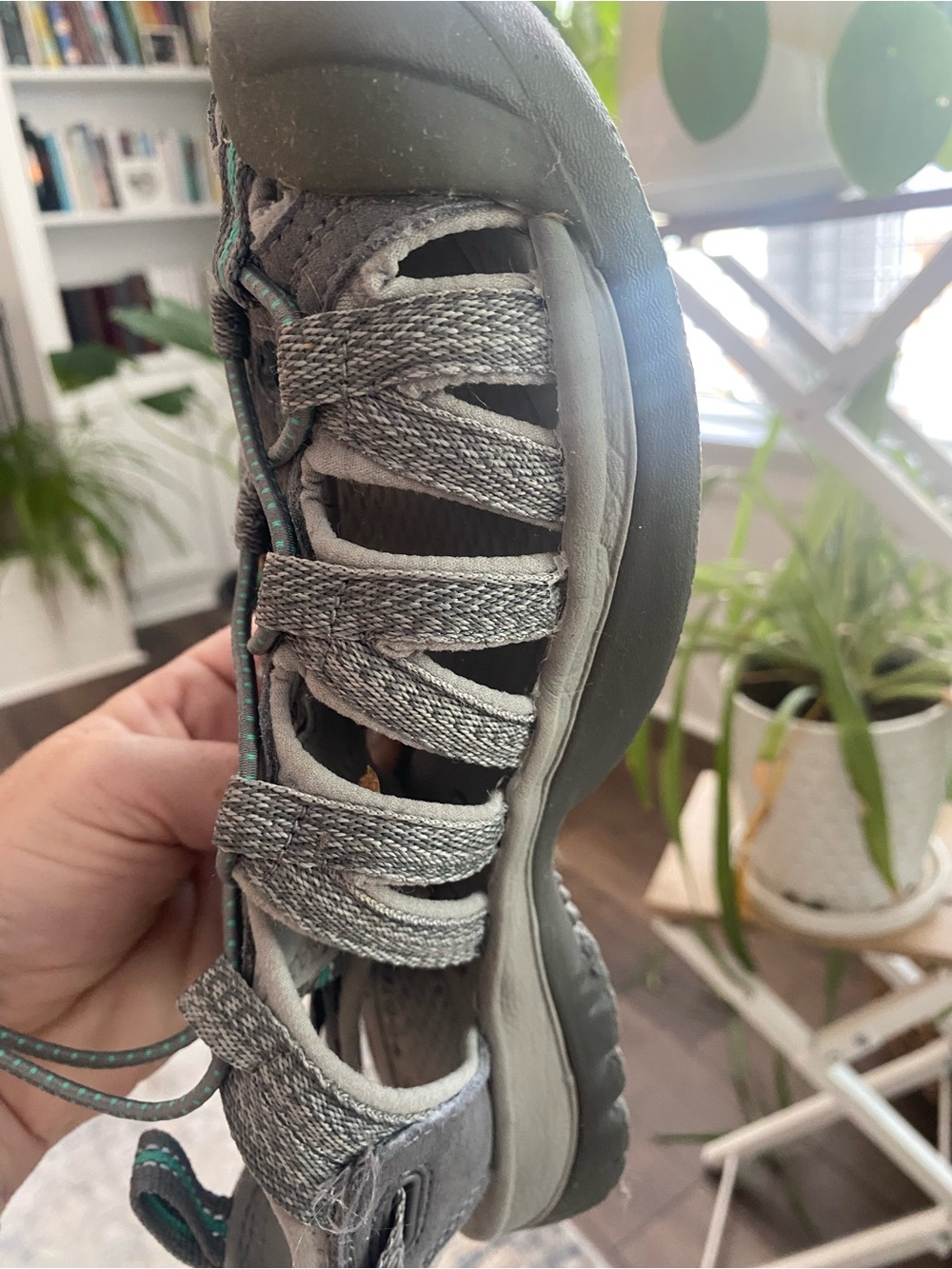 KEEN Women's Gray Sport Sandals with Teal Accents size 7 EXCELLENT CONDITION! - Picture 10 of 14